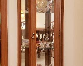 Lighted mirror back curio