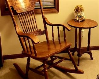 Same rocker, different small table