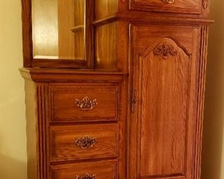 Five drawers, door & mirrored chest