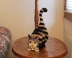 Lamp/table with cat