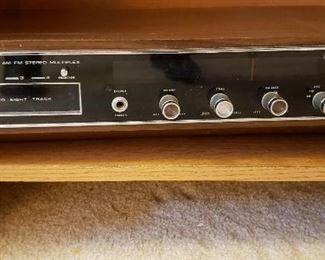 Realtone AM-FM Stereo Multiplex 8 track