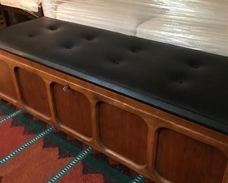 LANE CEDAR CHEST