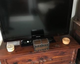 TV ON CEDAR CHEST