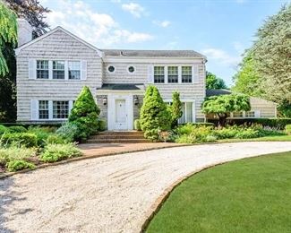 his home is filled with items to delight the eye everywhere you look.