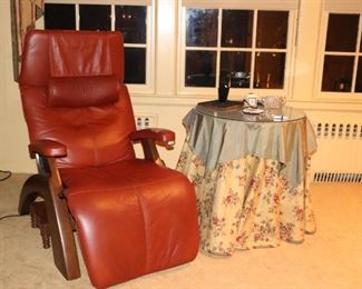 Modern Leather and Wood Easy Chair with Table Round and Glass Cover