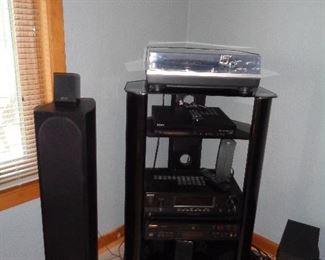 electronics/record player/speakers