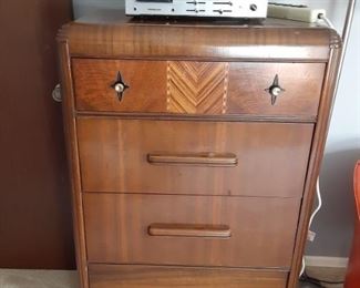 1940' chest of drawers 