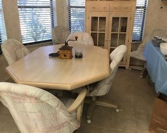 Chromecraft Table/6 Chairs