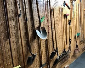 Lots of yard tools in great shape!