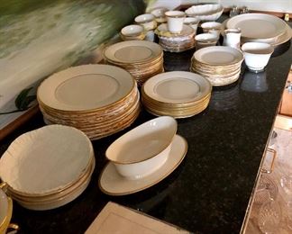 LENOX fine china "Eternal '', place setting for 92