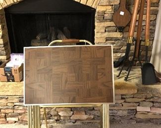 Vintage set of 4 TV trays with faux parquet wood, and storage stand