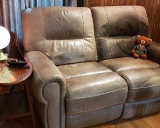 dual-electric leather love seat