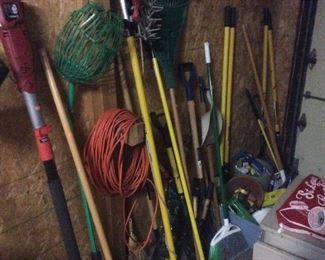 Very nice craftsman garden tools