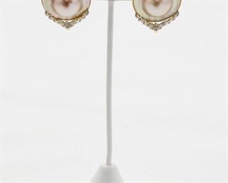 Gold jewelry earring with pearls and diamonds
