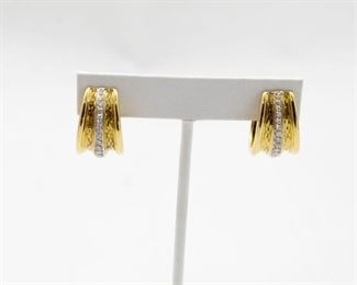 18k yellow gold diamonds earrings with total diamond weight 0.40 Ct.