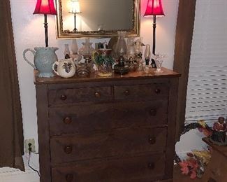 HOUSE IS FULL OF GREAT ANTIQUE ITEMS