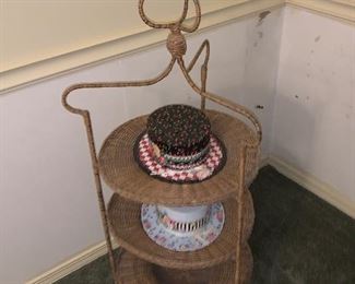 ANTIQUE HAT STAND WITH HATS