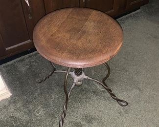 GREAT ANTIQUE STOOL