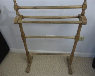 Pine Blanket Rack
