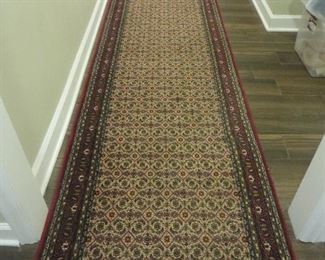  Runner
approx. 18'5" x 3'
