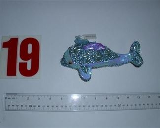 Assorted New with tags nautical decor All year round starfish, dolphins, seahorses, conch shells, jellyfish, full & 1/2 clams ornaments, wreaths & trees