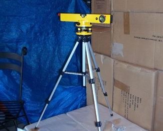 New in case level with tripod