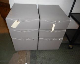(1) Bush model# WC6853 gray 2 drawer file cabinet with lock NO KEY (only one available)