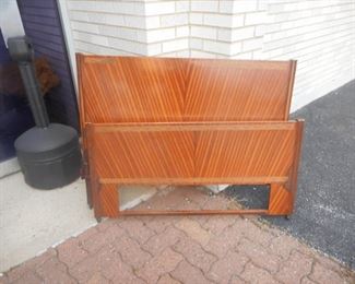 MCM mid century wood grain style metal twin head & foot boards with rails