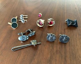 Men's cufflinks