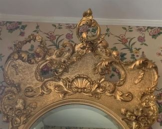 BEAUTIFUL TOP/ MIRROR HAS DAMAGE