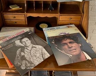 VINTAGE VINYL ALBUMS