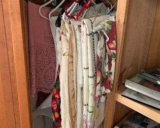 VINTAGE TABLECLOTHES