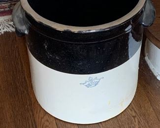 LARGE POTTERY CROCK