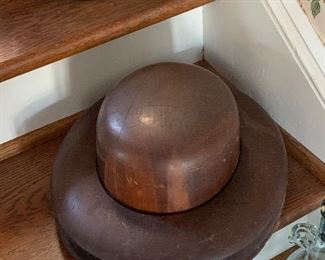 ANTIQUE HAT MOLD