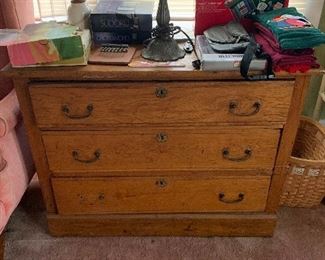 OAK DRESSER
