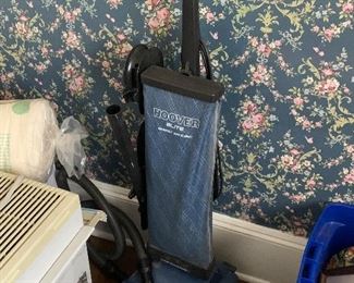 HOOVER VACCUM