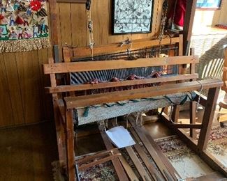 CLOSE UP OF LOOM