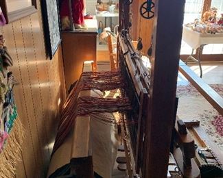 SIDE VIEW OF LOOM