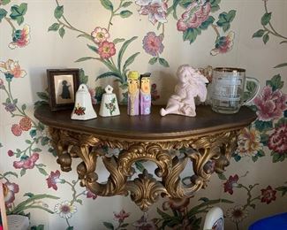 ANTIQUE SHELF WITH SMALL ITEMS