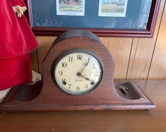 ANTIQUE MANTLE CLOCK