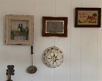 PICTURES AND WALL HANGINGS
