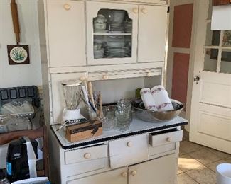 HOOSIER STYLE CABINET