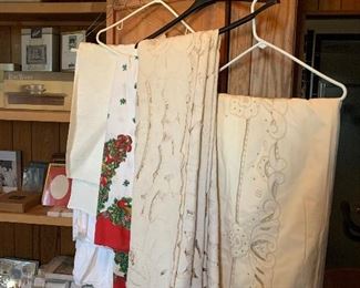 ANTIQUE LINNEN TABLE CLOTHS
