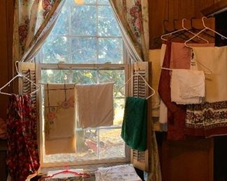 MORE TABLE CLOTHS