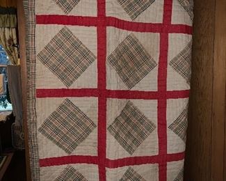 ANTIQUE QUILT
