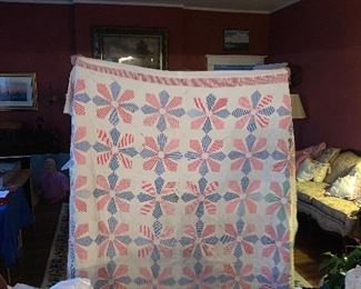 ANTIQUE PATRIOTIC QUILT