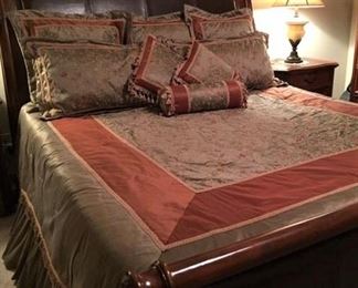 Gorgeous king size bedding. 