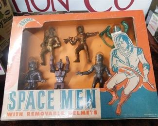 Archer Space Men with Removable Helmets in Box