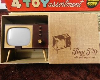 Tiny TV Salt and Pepper in Box