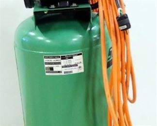 Speedaire 20 Gallon Air Compressor Model 4TW29C 135 psi Max, Includes Hose, Powers On